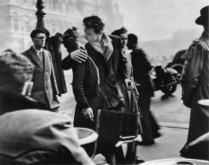 Le baiser de l'hotel de ville - Robert Doisneau